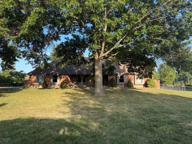 13719 Alhambra St, Leawood, KS 66224