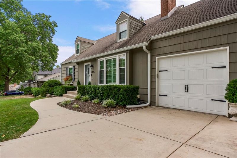 4826 W 78th Ter, Prairie Village, KS 66208