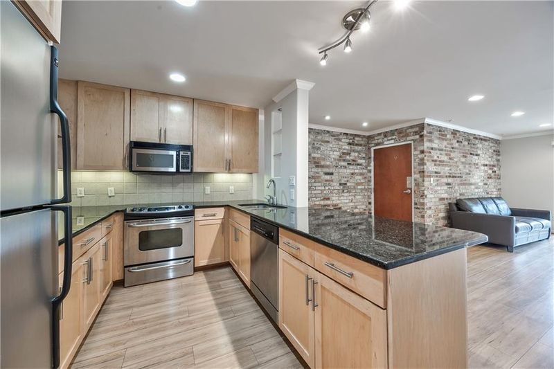 5008 Baltimore Ave #102, Kansas City, MO 64112
