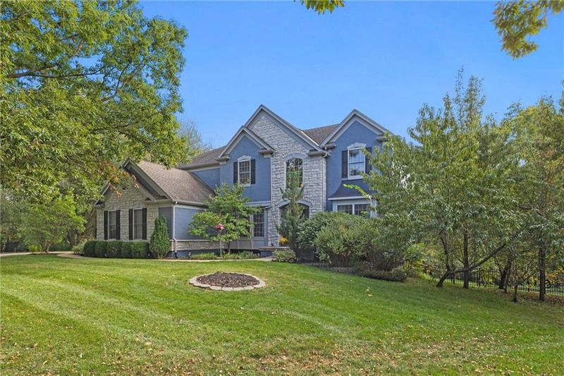 14706 Mohawk Cir, Leawood, KS 66224