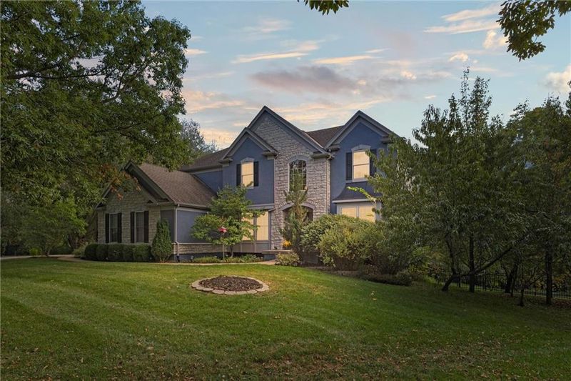 14706 Mohawk Cir, Leawood, KS 66224