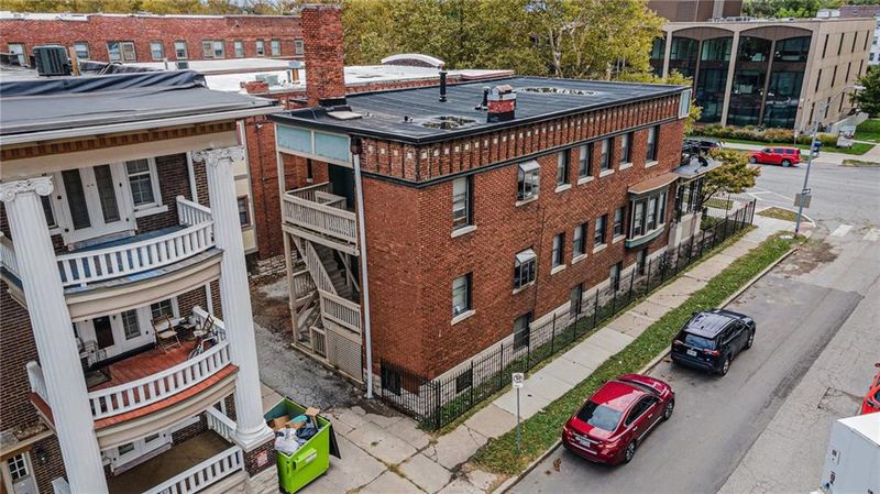 220 W Armour Blvd, Kansas City, MO 64111