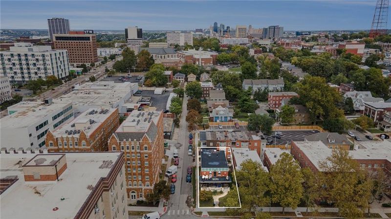 220 W Armour Blvd, Kansas City, MO 64111