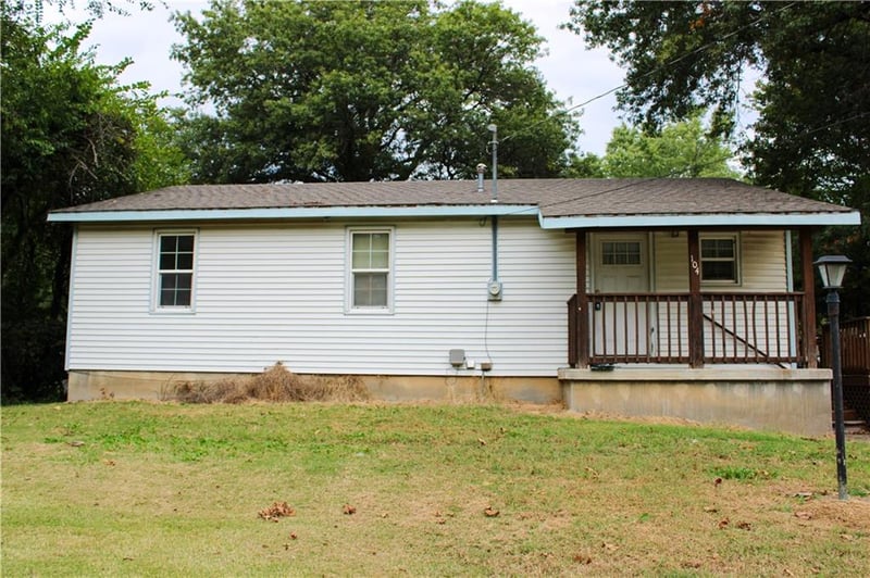 104 W 2nd St, Franklin, KS 66735