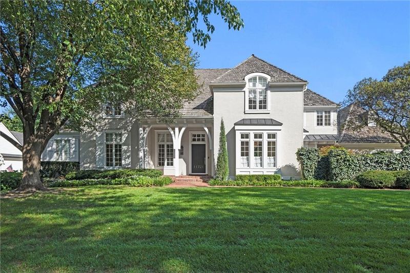 11721 Manor Rd, Leawood, KS 66211