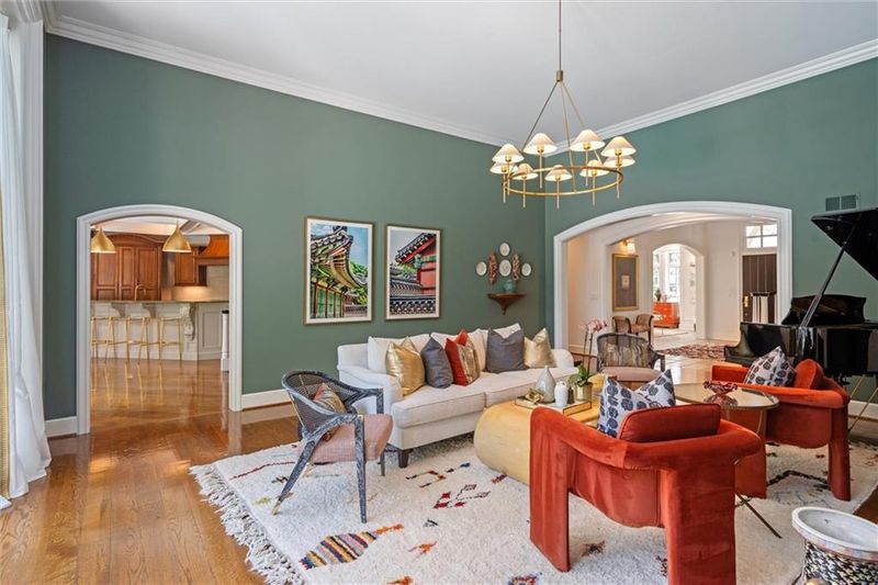 11721 Manor Rd, Leawood, KS 66211