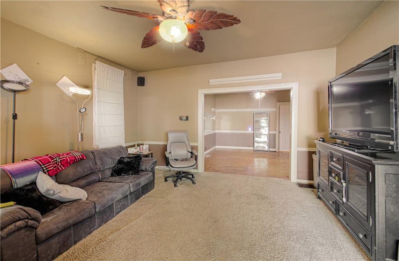 443 Choctaw St, Liberty, MO 64068
