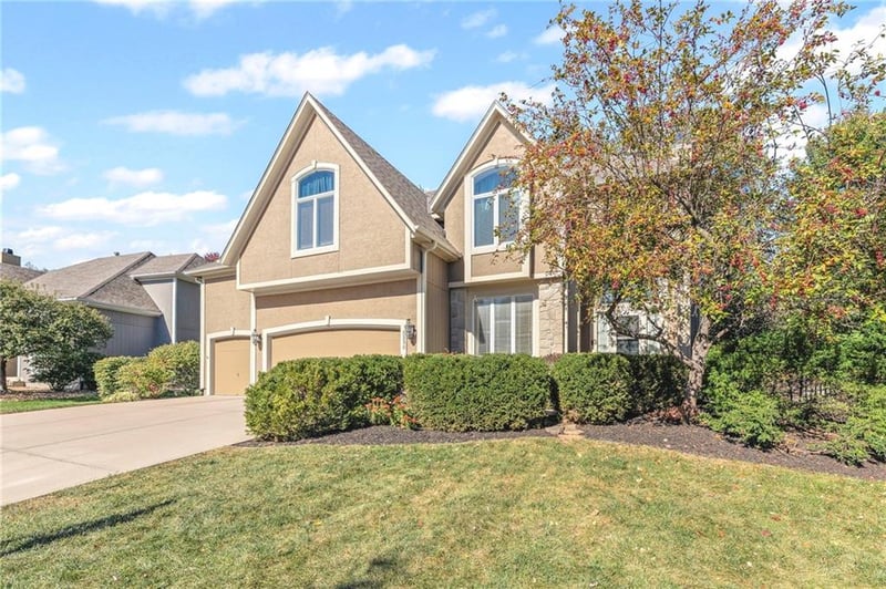 5330 W 159th Ter, Overland Park, KS 66085