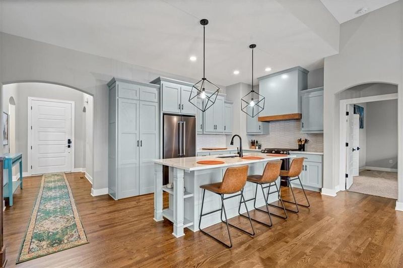16255 W 165th Ter, Olathe, KS 66062