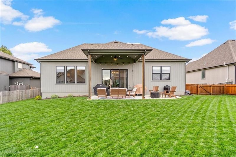 16255 W 165th Ter, Olathe, KS 66062