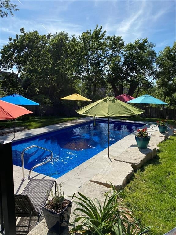9500 Woodland Rd, Lenexa, KS 66220