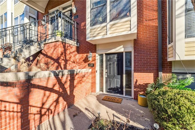 530 W 10th St #530, Kansas City, MO 64105