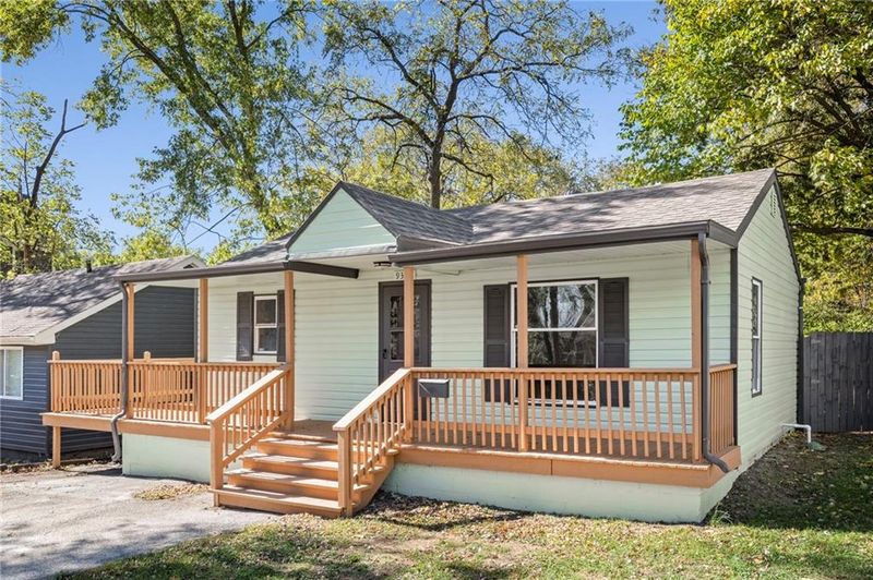 9328 Walnut St, Kansas City, MO 64114