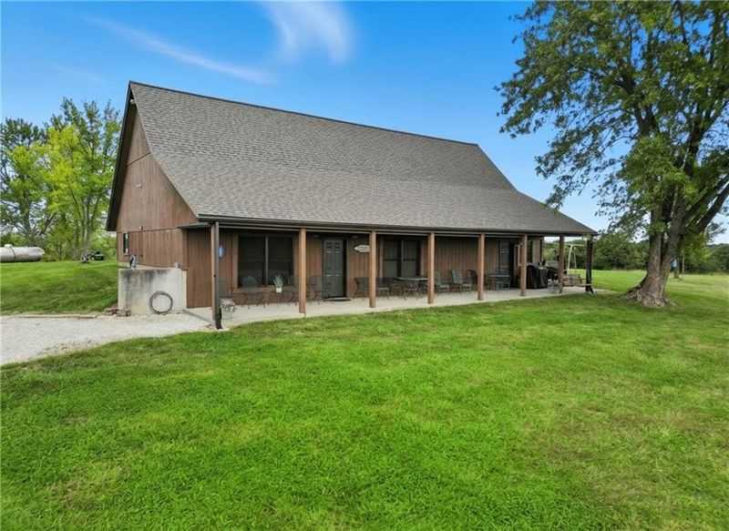 40298 E 208th St, Rayville, MO 64084