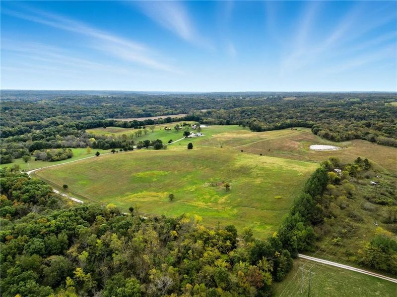 40298 E 208th St, Rayville, MO 64084