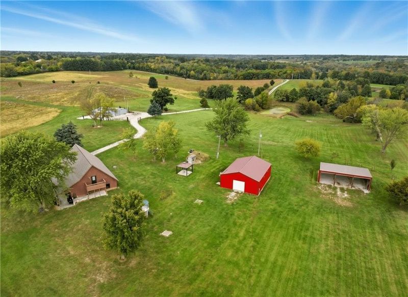 40298 E 208th St, Rayville, MO 64084