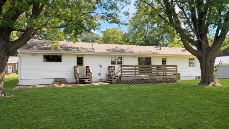 1745 Lake Trenton Dr, Trenton, MO 64683