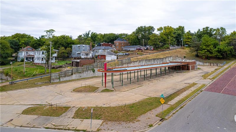 1317 Frederick Ave, St Joseph, MO 64501