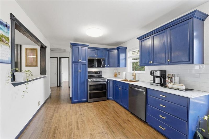 8890 Lexington Ave, De Soto, KS 66018