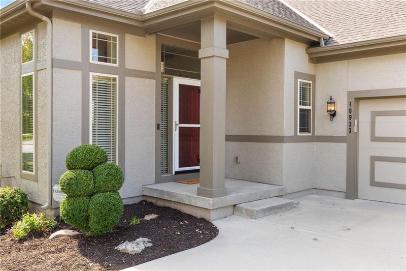 10933 S Wrangler St, Olathe, KS 66061