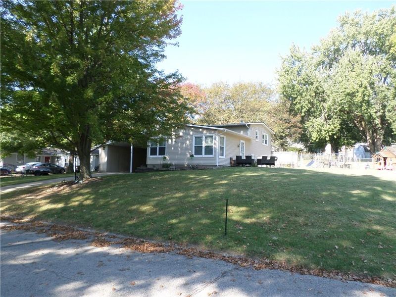 301 Green Tree Rd, Atchison, KS 66002