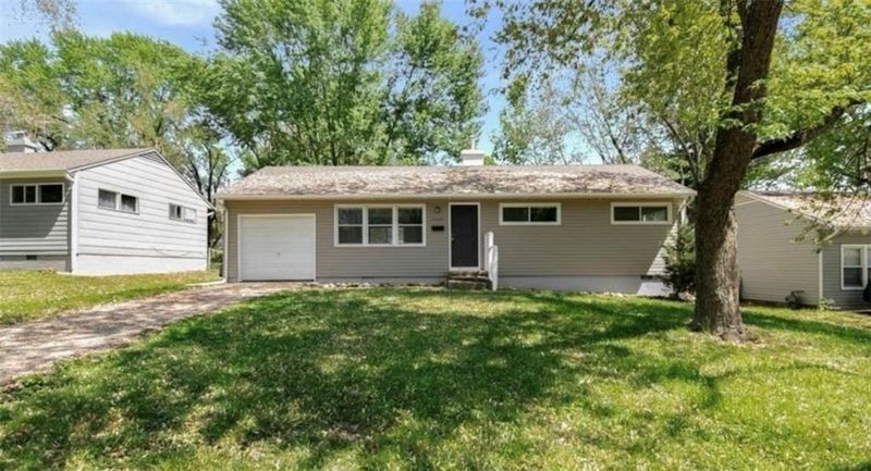 Richmond Ave, Kansas City, MO 64134
