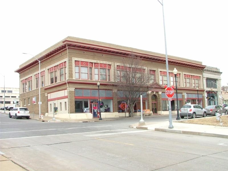 501 Francis St, St Joseph, MO 64501