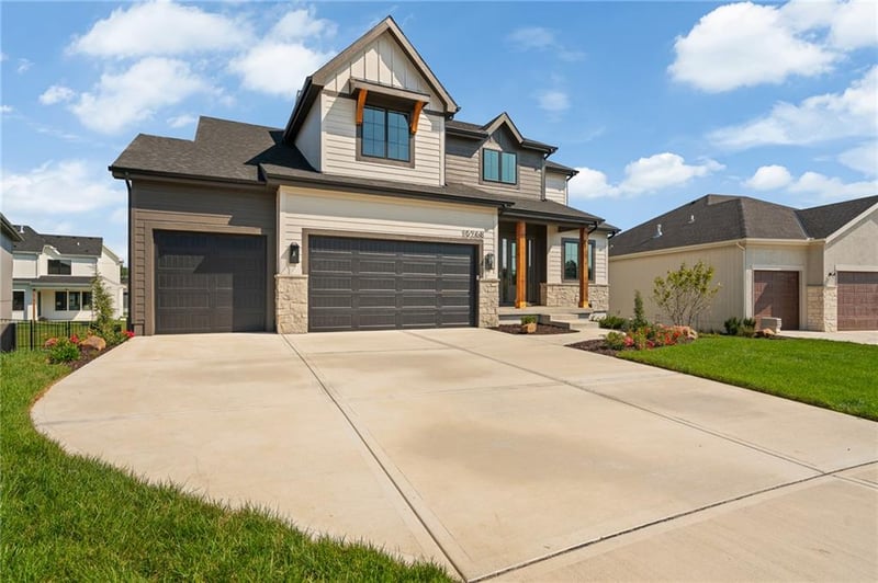 15268 W 161st Ct, Olathe, KS 66062