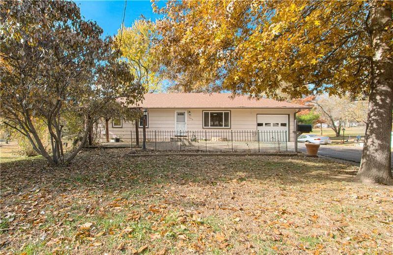 13808 Norby Rd, Grandview, MO 64030