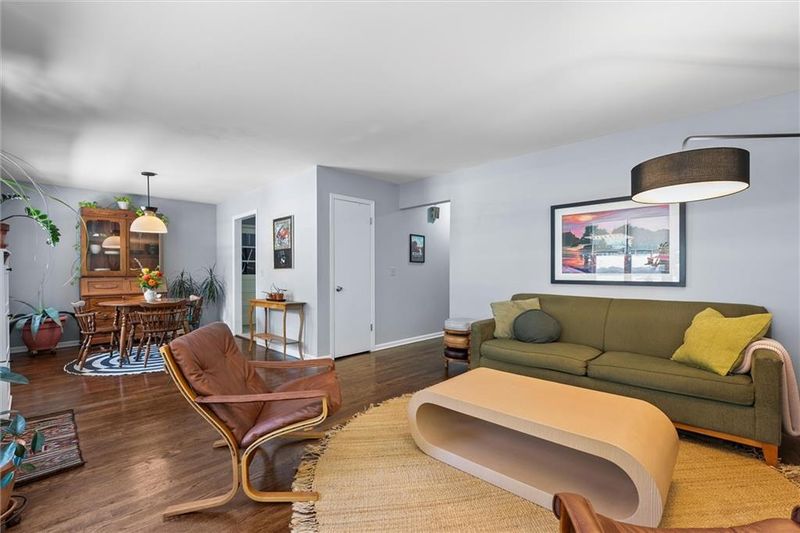 7617 Holmes Rd, Kansas City, MO 64131