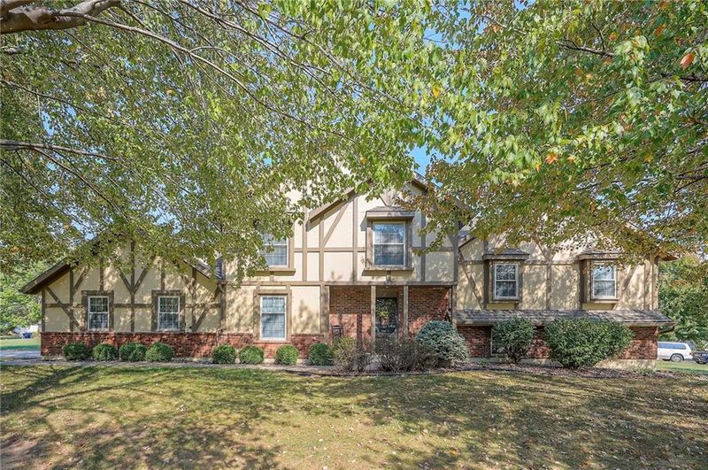 4535 NW Bramble Trl, Lee's Summit, MO 64064