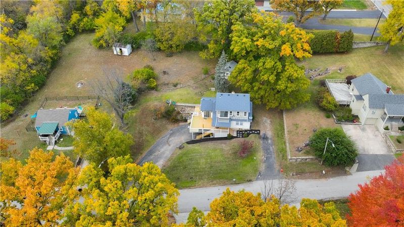 636 NE 37th St, Kansas City, MO 64116