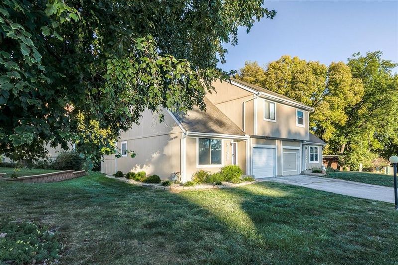 5126 Russell St, Mission, KS 66202