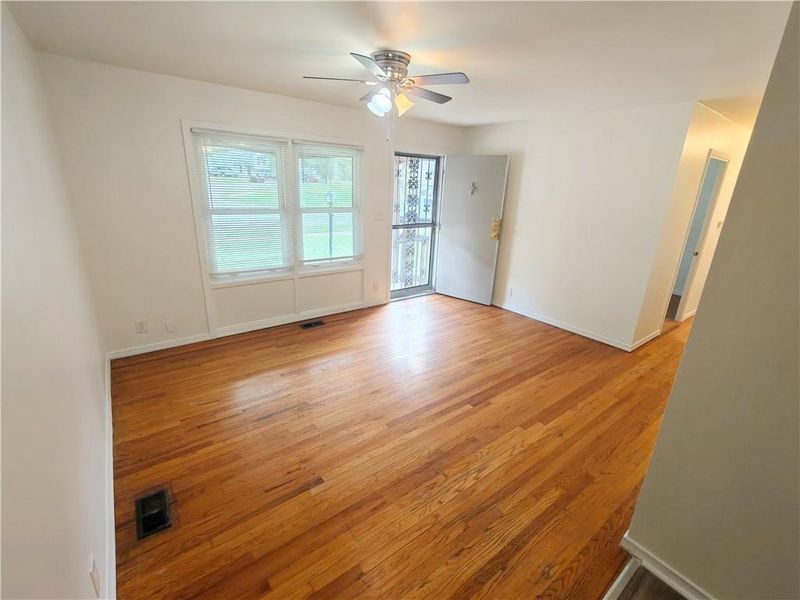 9218 Mckinley St, Kansas City, MO 64138