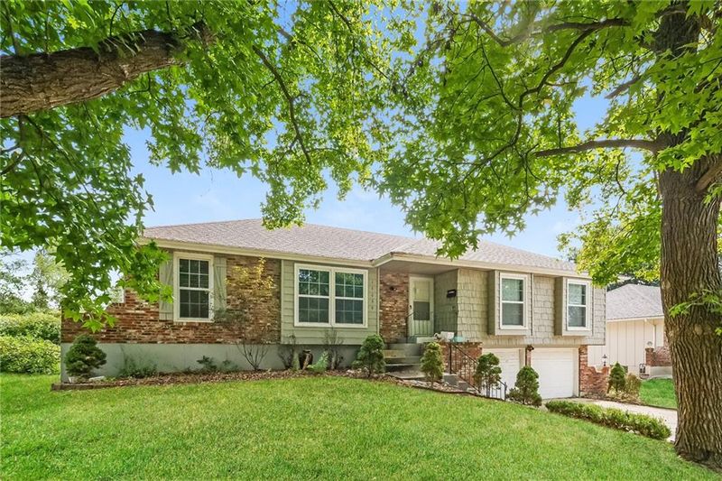 11059 Spring Valley Rd, Kansas City, MO 64134