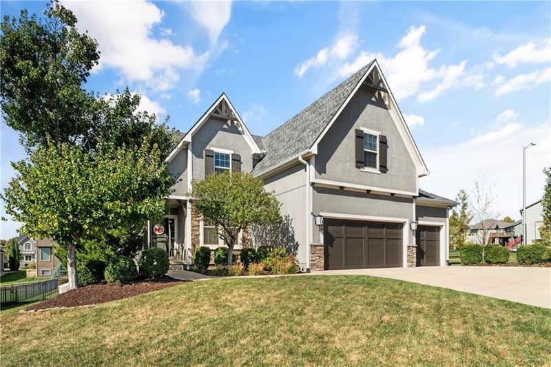 5900 Redbud St, Shawnee, KS 66218