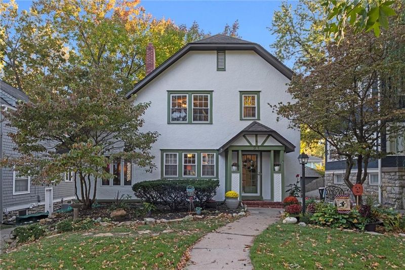 21 E 54th Ter, Kansas City, MO 64112