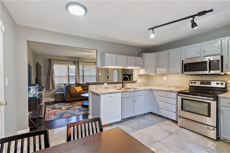 4604 E 114th Ter, Kansas City, MO 64137