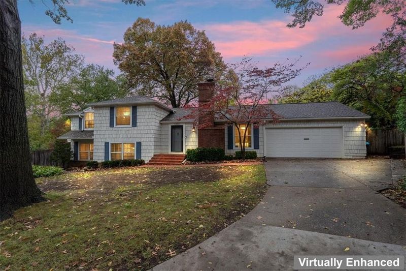 5400 Windsor Ln, Fairway, KS 66205
