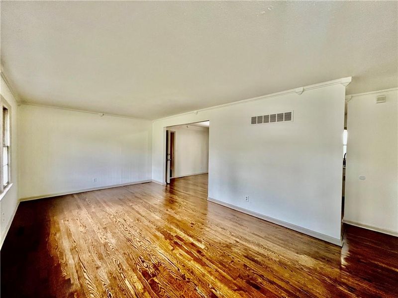 9201 E 87th St, Raytown, MO 64138