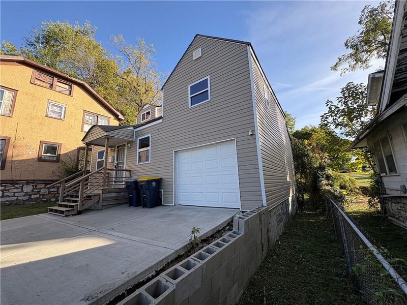4015 E Linwood Blvd, Kansas City, MO 64128