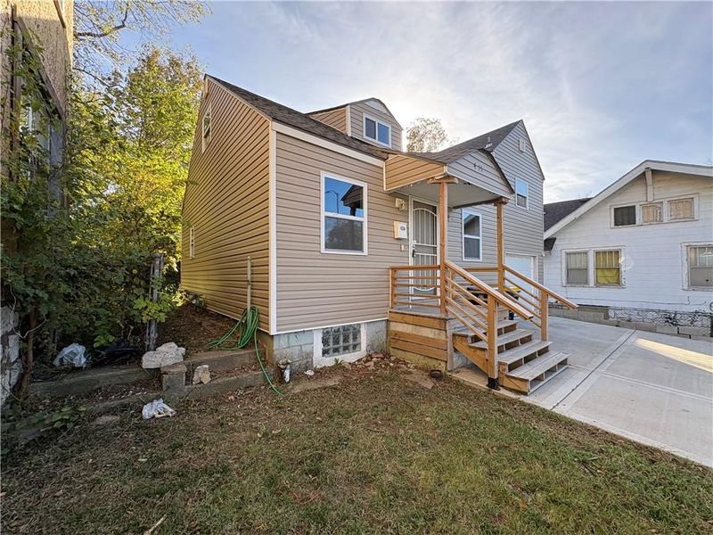 4015 E Linwood Blvd, Kansas City, MO 64128