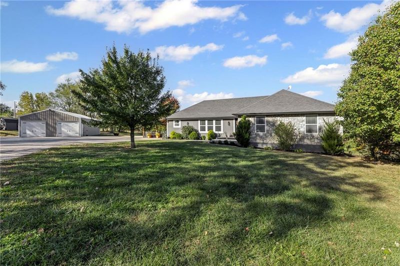 27416 Waverly Rd, Paola, KS 66071