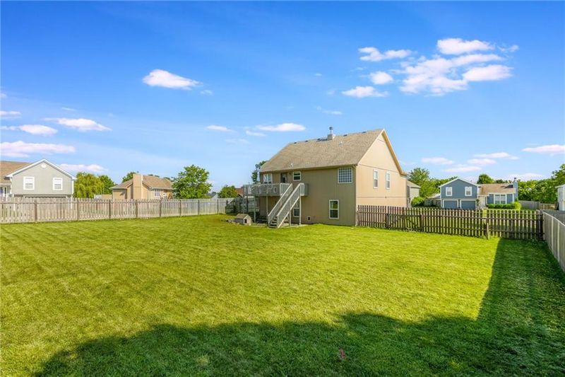 109 Bridgeport Dr, Smithville, MO 64089