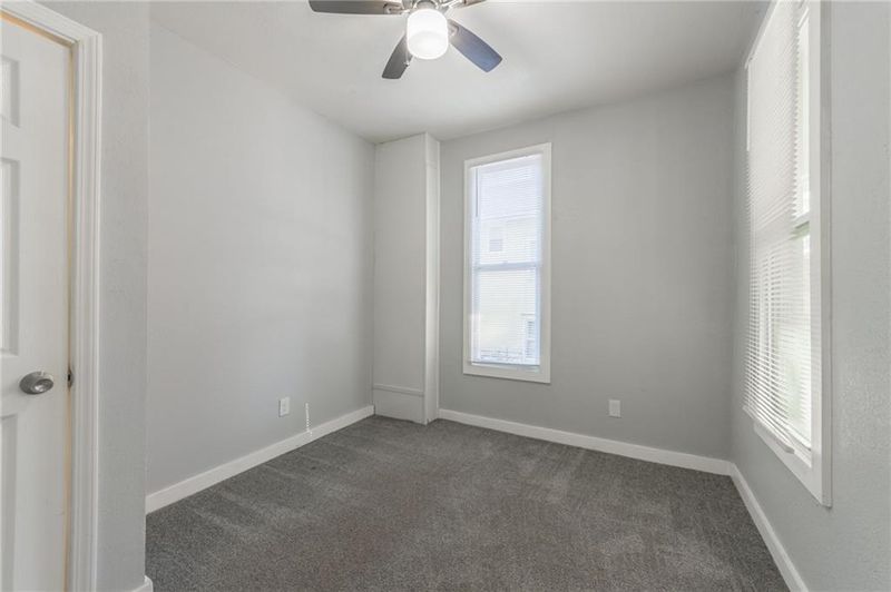 2612 E 10th St, Kansas City, MO 64127