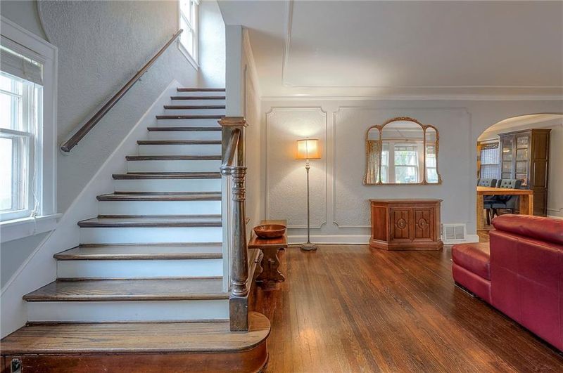 7217 Madison Ave, Kansas City, MO 64114