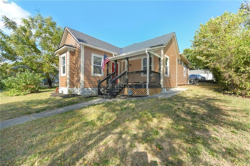 1320 Spruce St, Leavenworth, KS 66048