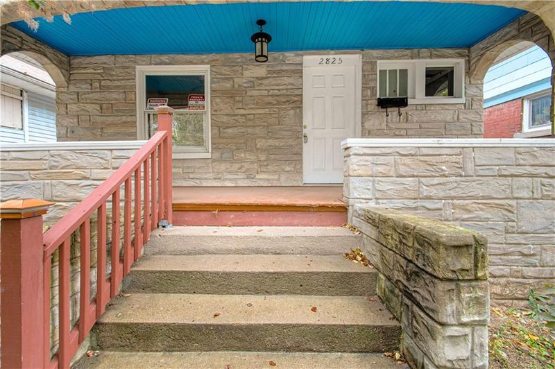 2825 E 10th St, Kansas City, MO 64127