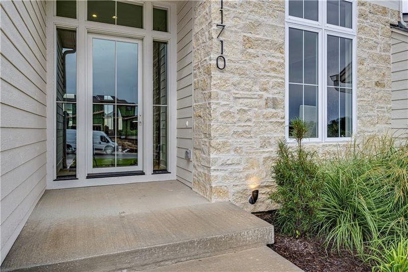 11710 W 181st Ter, Overland Park, KS 66013