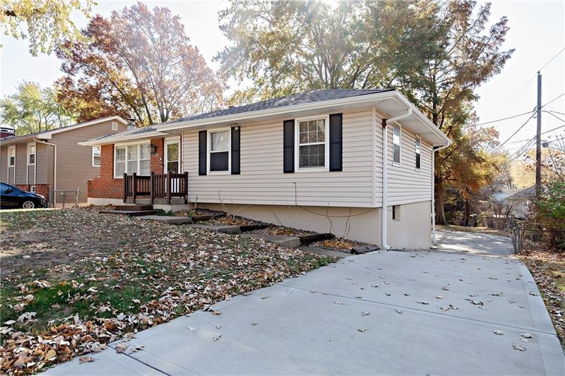 6927 NW 76th Ter, Kansas City, MO 64152